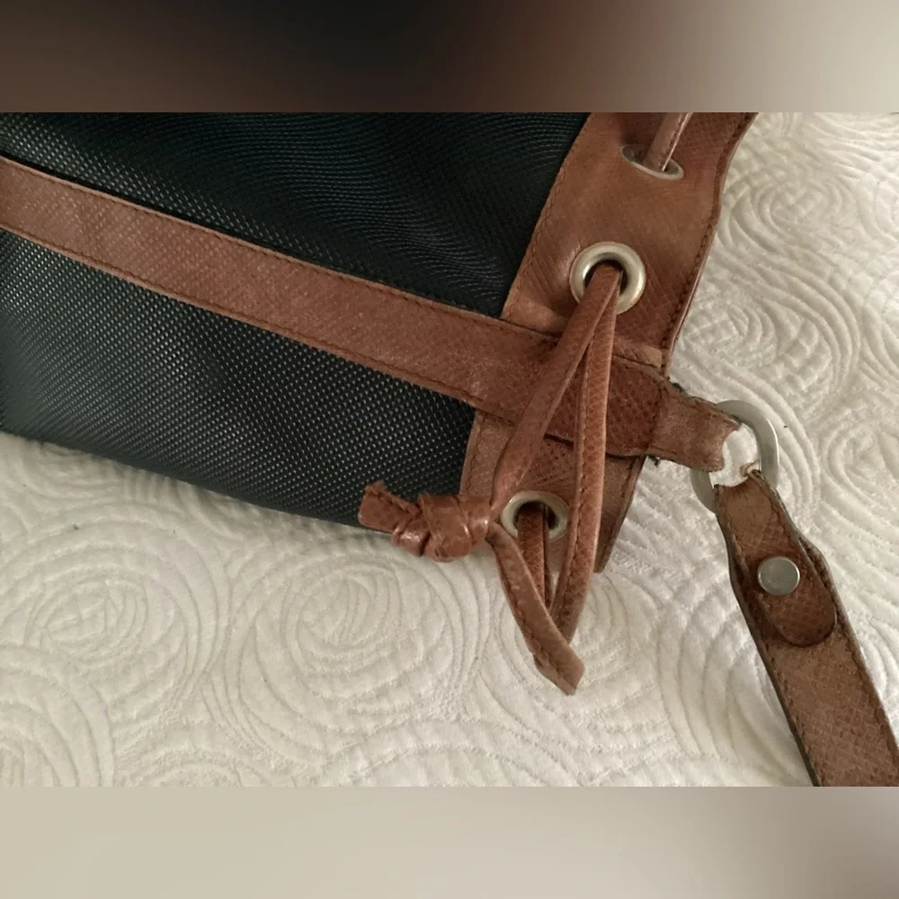 Bottega Veneta Marco Polo Bucket Bag - Picture 7 of 16